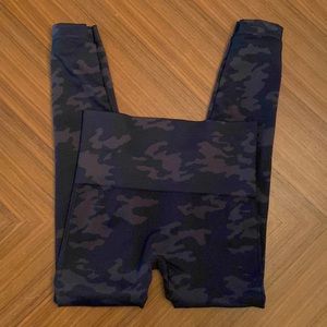 Camo Spanx leggings size small